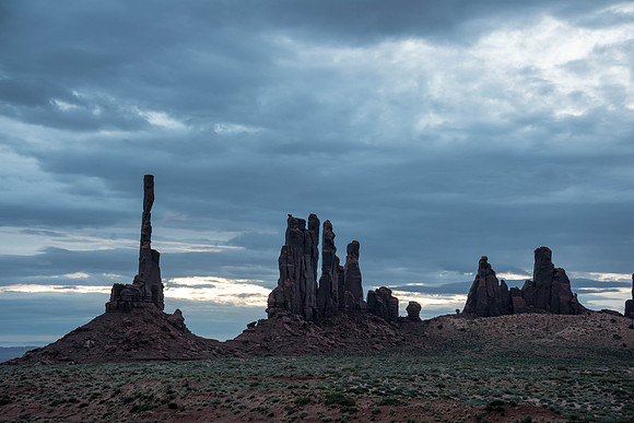 Yei Bi Chei, Totem Pole, Tse Biyi Yazzie & Hunts Mesa